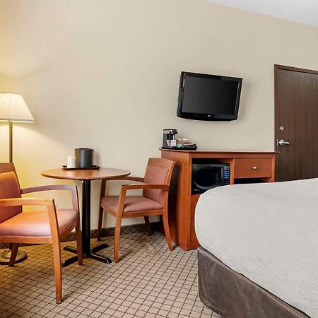 Quality Inn Airport Dieppe Moncton Exterior foto