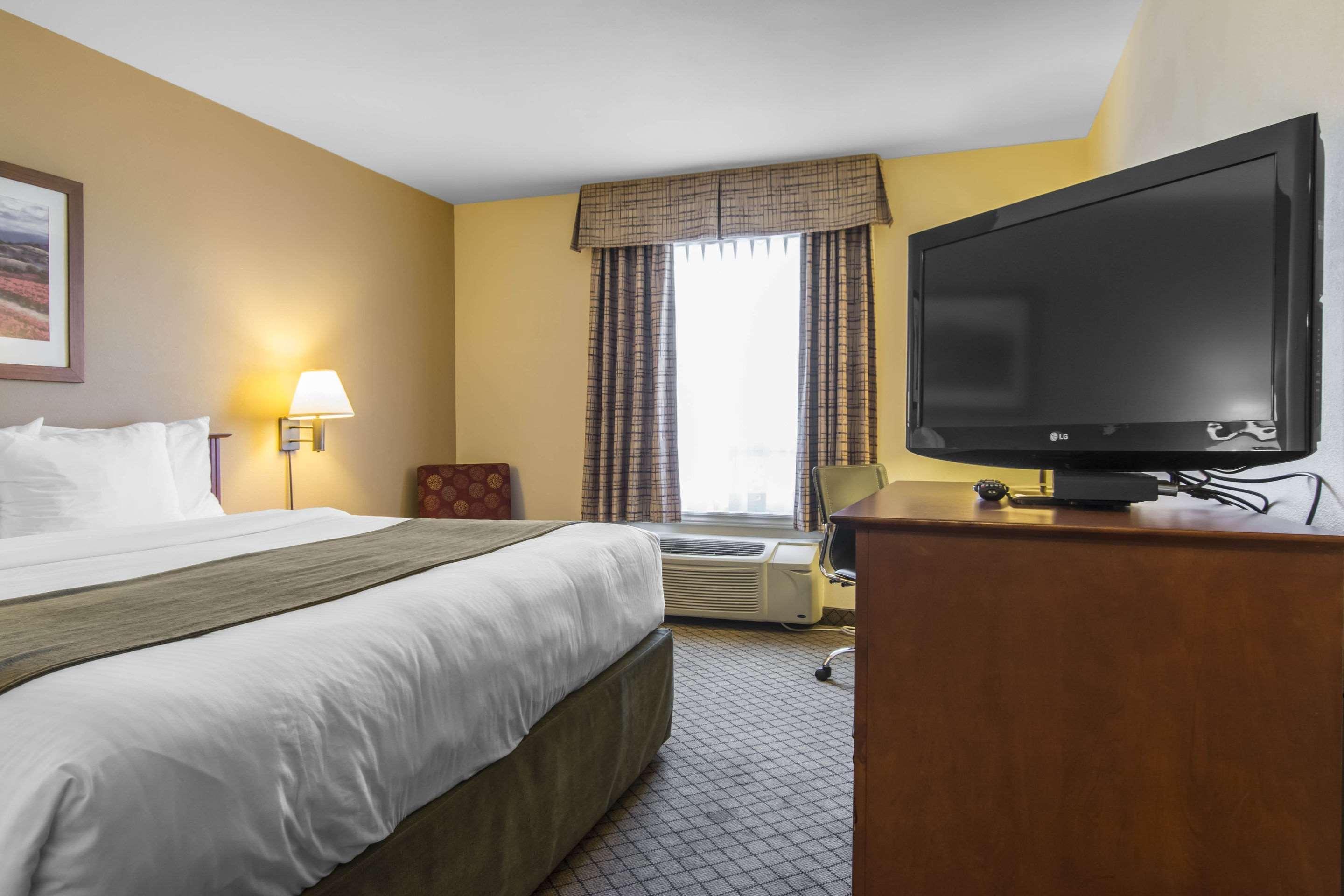 Quality Inn Airport Dieppe Moncton Exterior foto