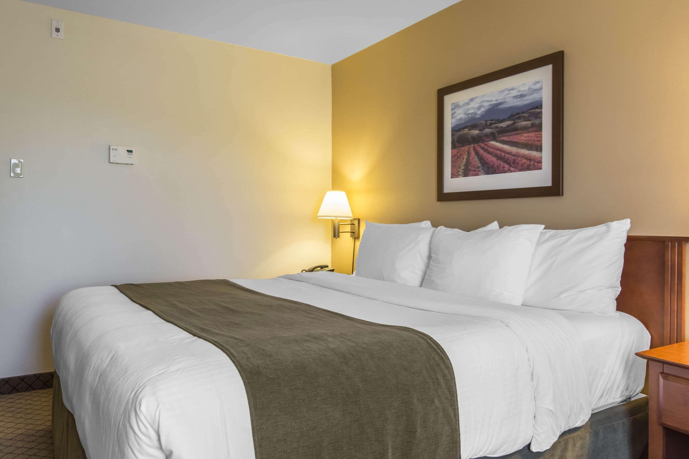 Quality Inn Airport Dieppe Moncton Exterior foto