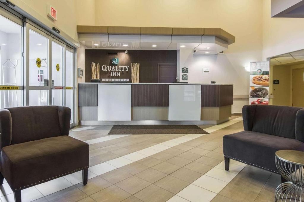 Quality Inn Airport Dieppe Moncton Exterior foto