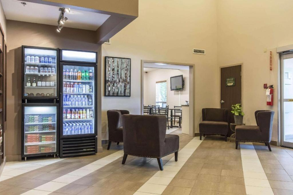Quality Inn Airport Dieppe Moncton Exterior foto
