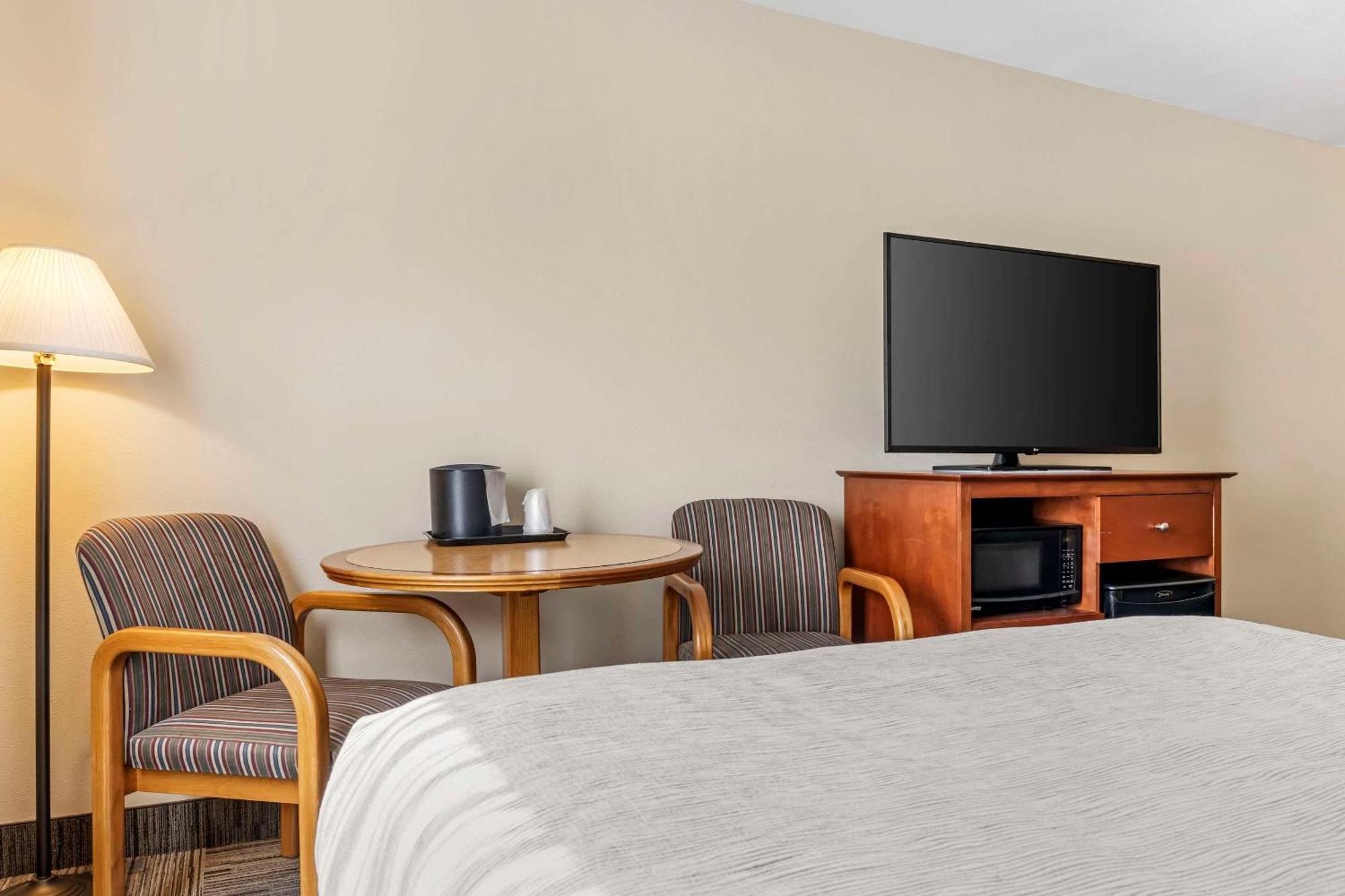 Quality Inn Airport Dieppe Moncton Exterior foto